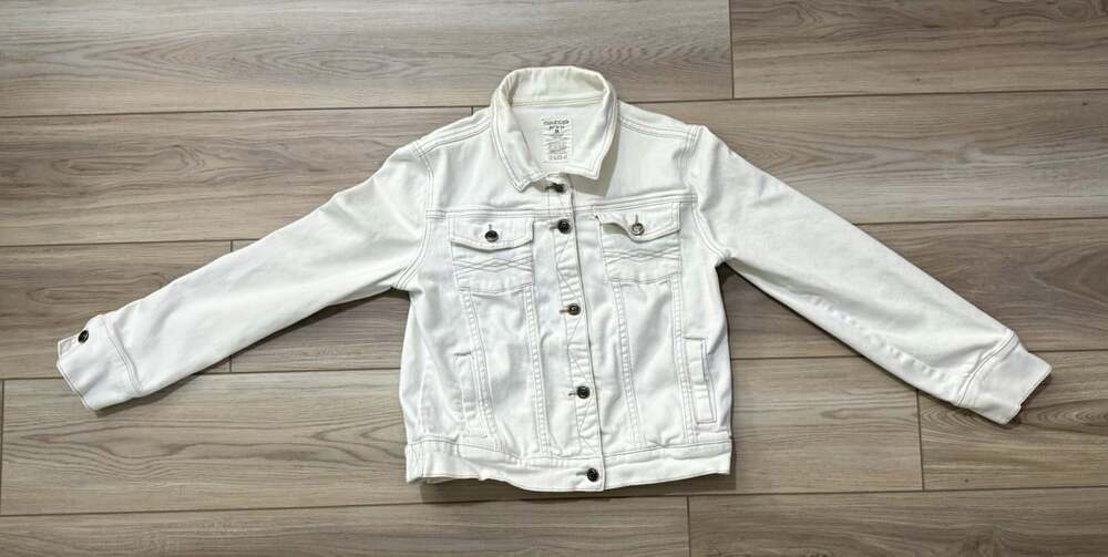 Maurices White Denim Jean Jacket Womens M Stretch Contrast Stitch Trucker